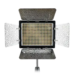 Прямоугольная LED лампа Yongnuo YN-300 III постоянный свет для фото, видео. Видеосвет. Студийный свет.